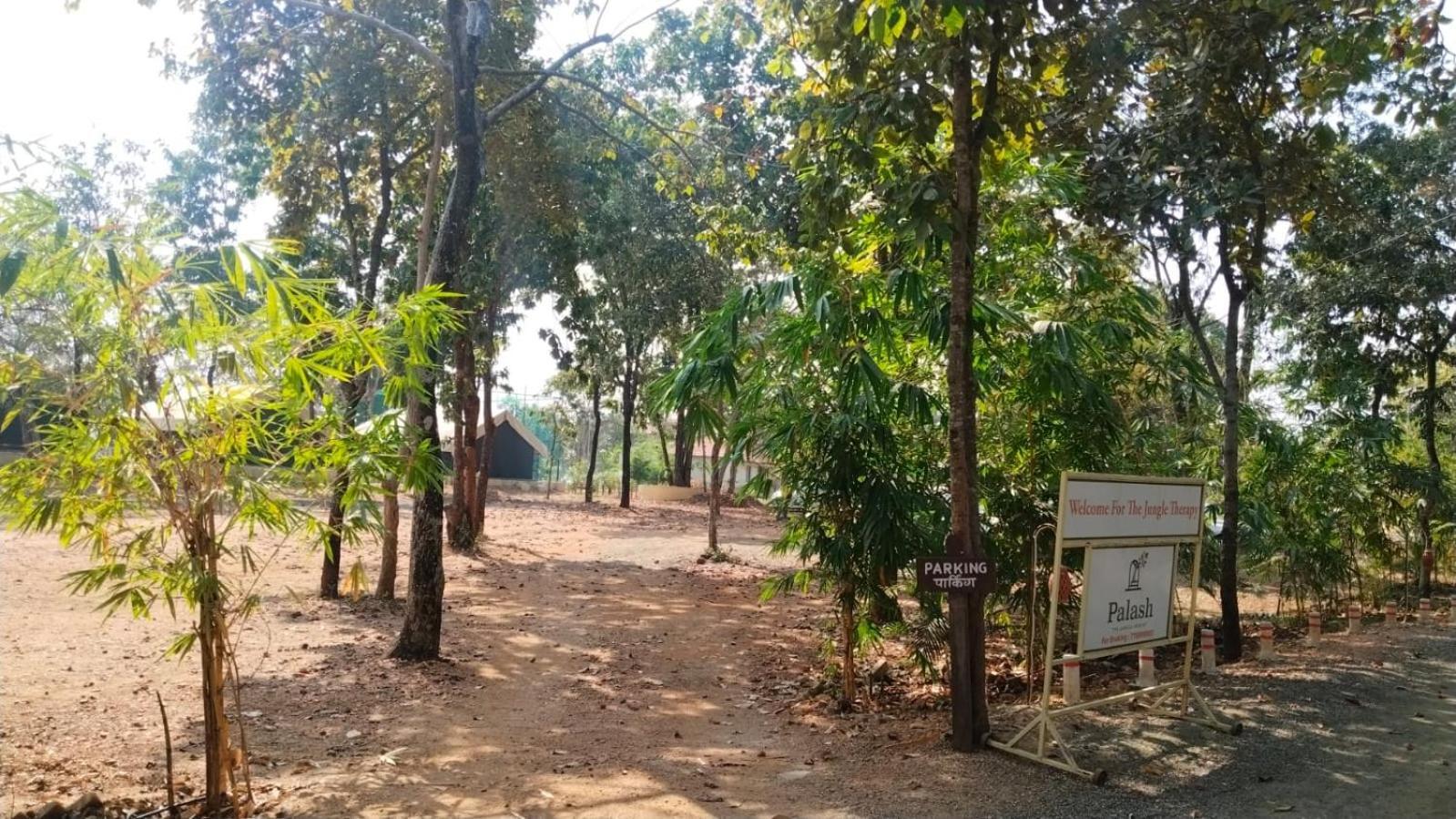 Palash The Jungle Resort Gondia Екстер'єр фото