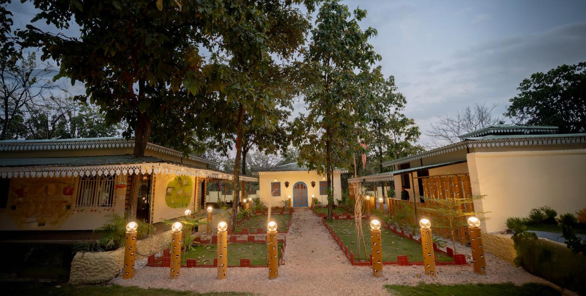 Palash The Jungle Resort Gondia Екстер'єр фото